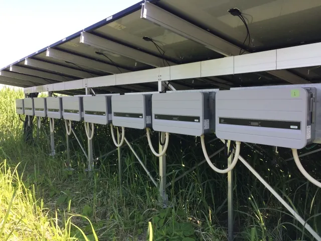 直流を交流に変換し家庭で使える電気にするパワーコンディショナ