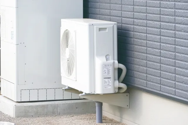 ヒートポンプユニットと貯湯タンクで構成されるエコキュートの仕組みと故障の前兆