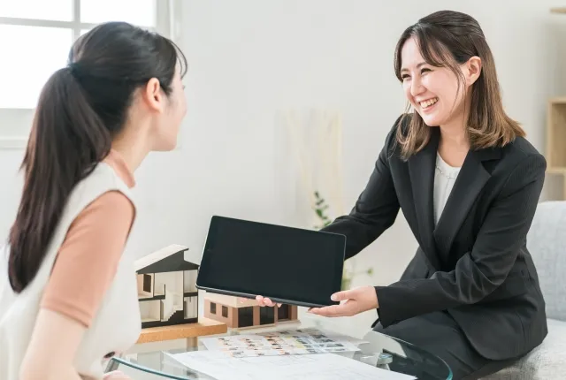 八王子や埼玉の市町村独自の補助金制度を活用し、太陽光発電や蓄電池、断熱改修の提案を受ける