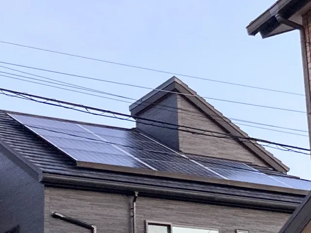 初期費用0円・売電リスクなしで太陽光発電と大型蓄電池を導入し、八王子の電気代を自家消費でカットするラクサポのゼロスタートソーラー